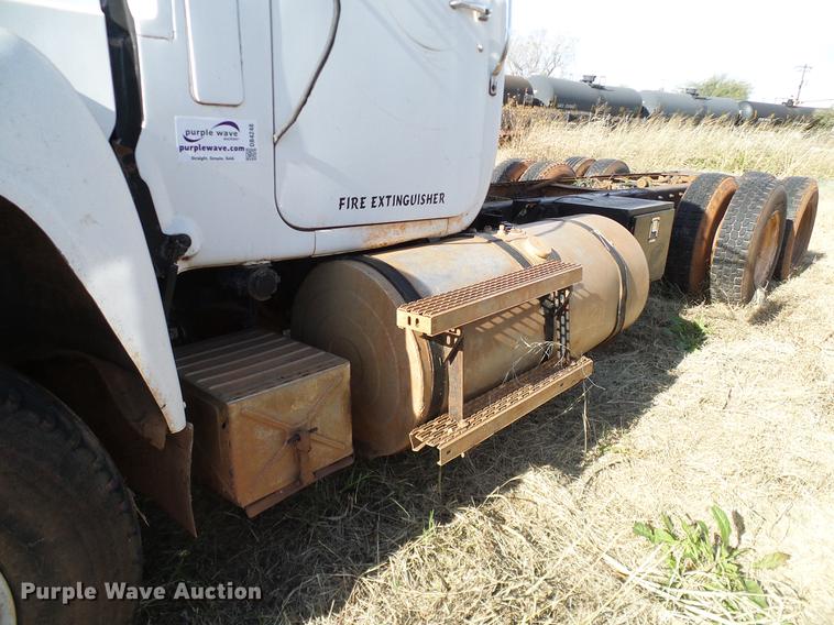 image for item DB4248 1989 Mack R688ST truck chassis