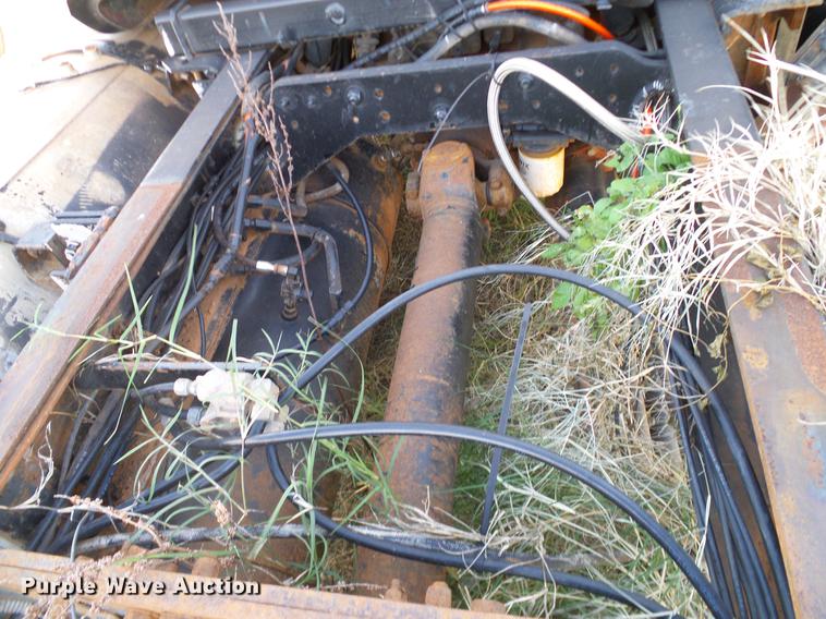 image for item DB4248 1989 Mack R688ST truck chassis