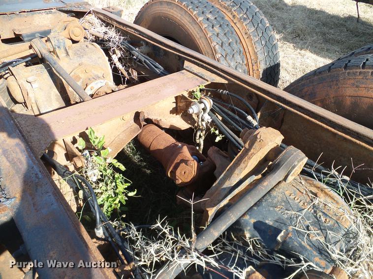 image for item DB4248 1989 Mack R688ST truck chassis