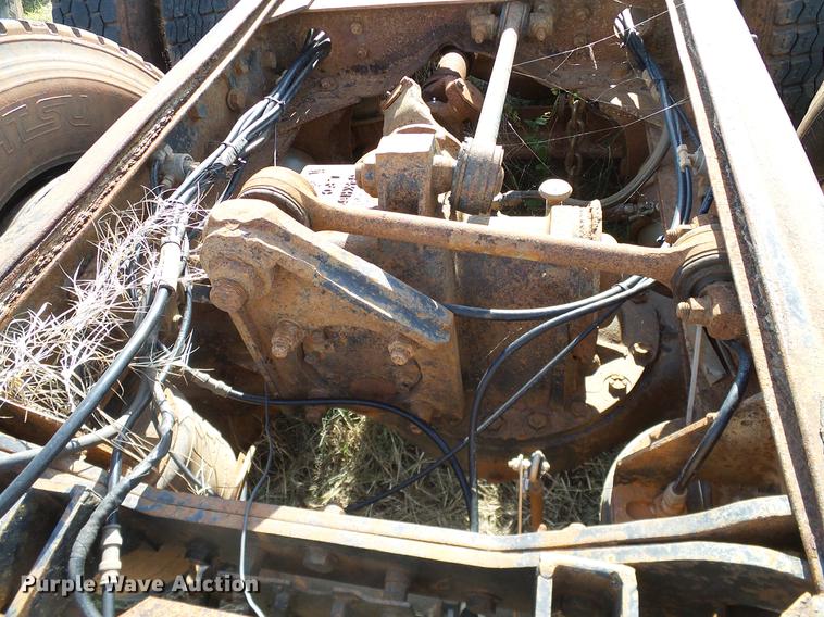 image for item DB4248 1989 Mack R688ST truck chassis