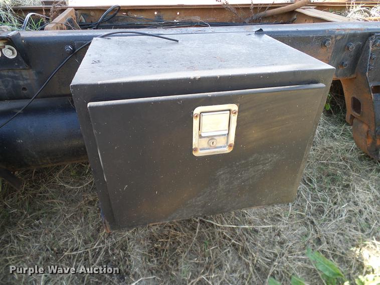 image for item DB4248 1989 Mack R688ST truck chassis