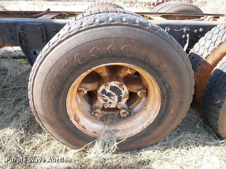 image for item DB4248 1989 Mack R688ST truck chassis