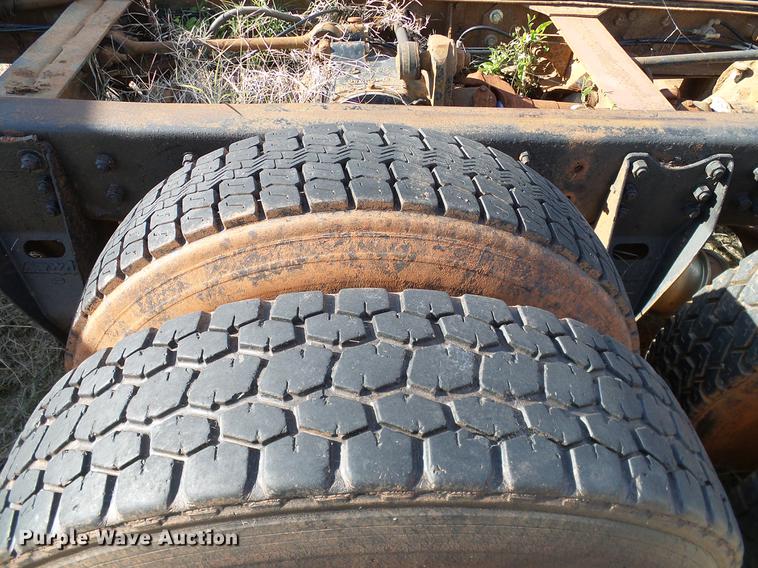 image for item DB4248 1989 Mack R688ST truck chassis