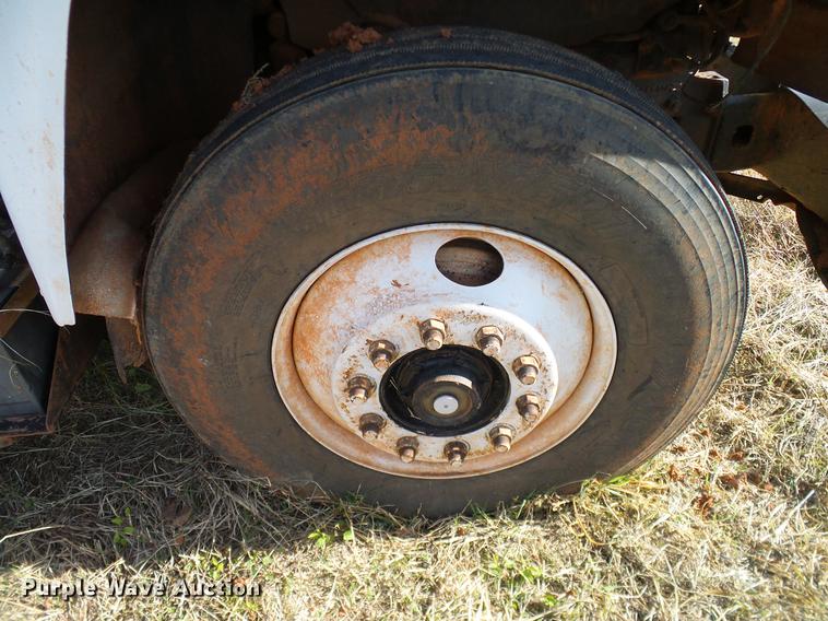 image for item DB4248 1989 Mack R688ST truck chassis