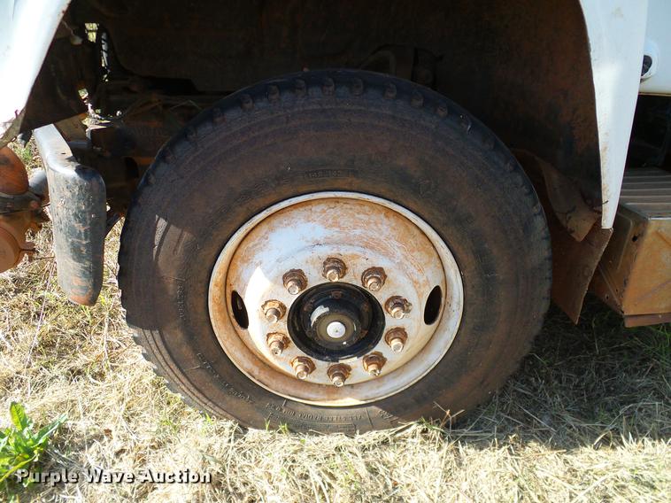 image for item DB4248 1989 Mack R688ST truck chassis