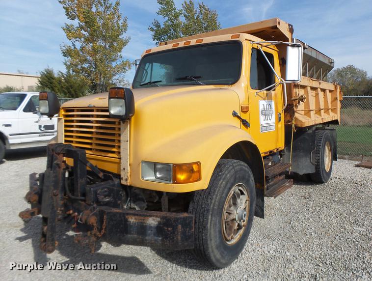 image for item DB5900 1993 International 4900 dump truck