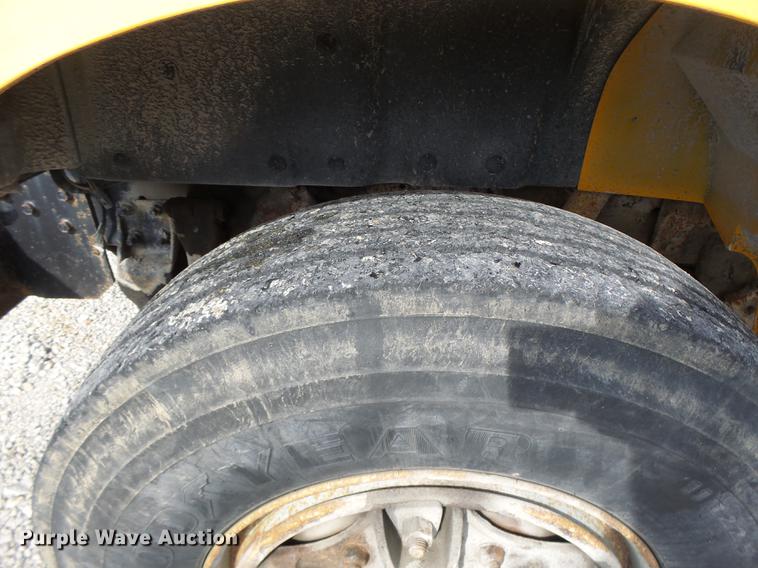 image for item DB5900 1993 International 4900 dump truck