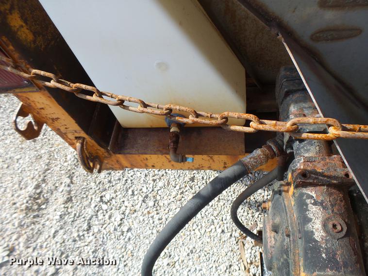 image for item DB5900 1993 International 4900 dump truck