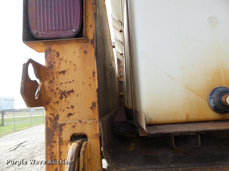 image for item DB5900 1993 International 4900 dump truck