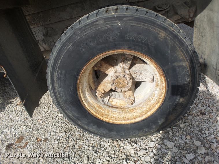 image for item DB5900 1993 International 4900 dump truck