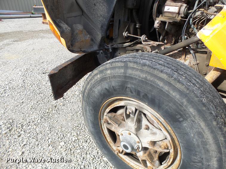 image for item DB5900 1993 International 4900 dump truck