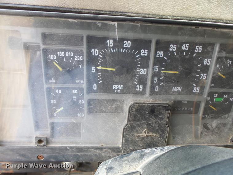 image for item DB5900 1993 International 4900 dump truck