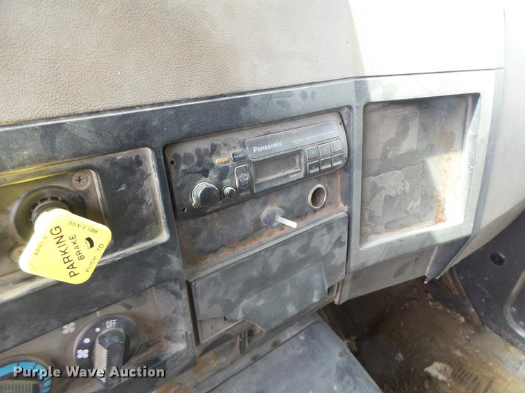 image for item DB5900 1993 International 4900 dump truck