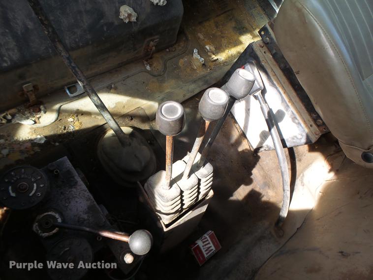 image for item DB5900 1993 International 4900 dump truck