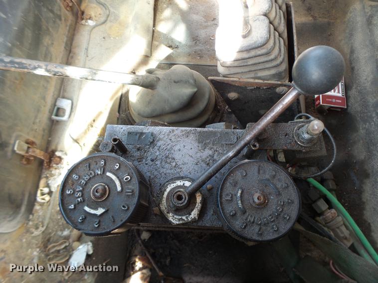 image for item DB5900 1993 International 4900 dump truck