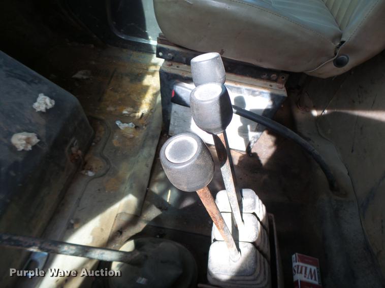 image for item DB5900 1993 International 4900 dump truck