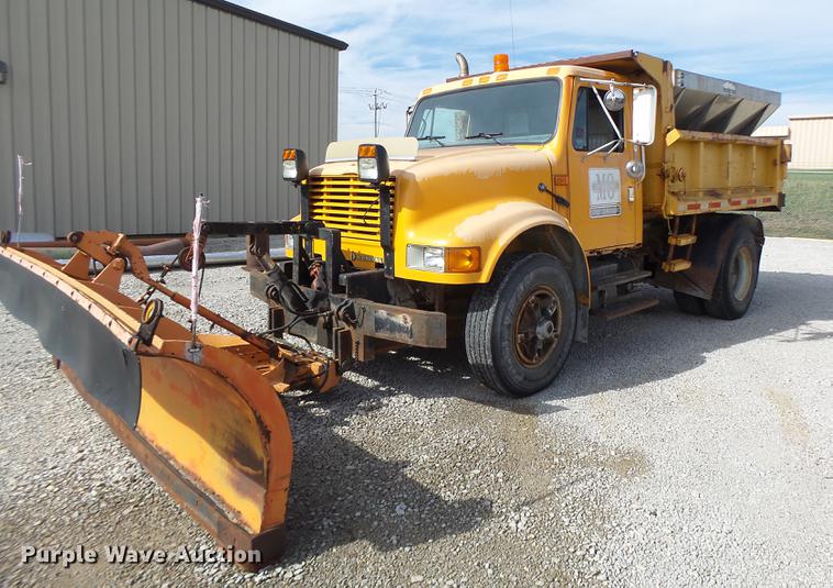 image for item DB5902 1992 International 4900 dump truck