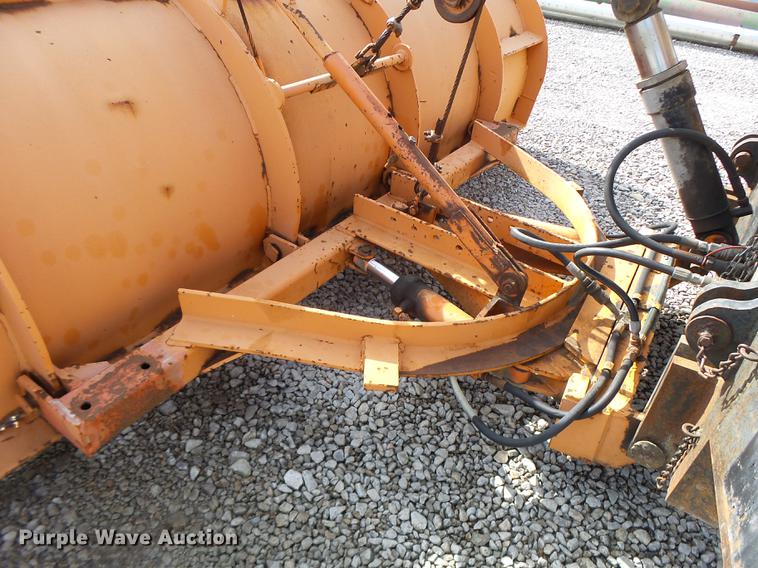 image for item DB5902 1992 International 4900 dump truck