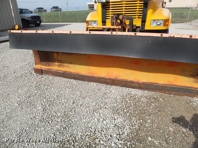 image for item DB5902 1992 International 4900 dump truck