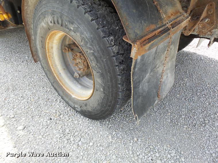 image for item DB5902 1992 International 4900 dump truck