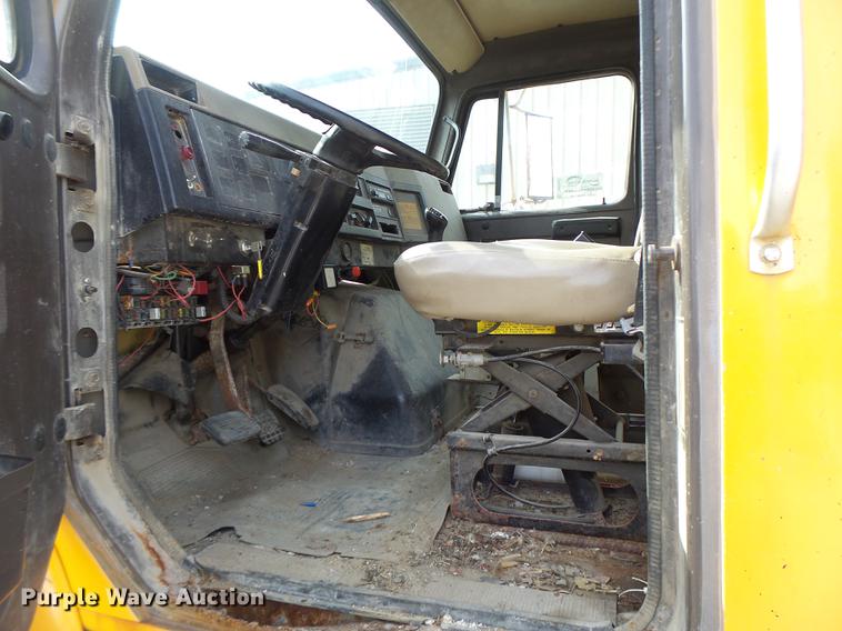 image for item DB5902 1992 International 4900 dump truck