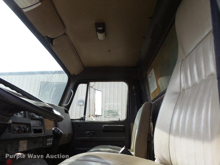 image for item DB5902 1992 International 4900 dump truck