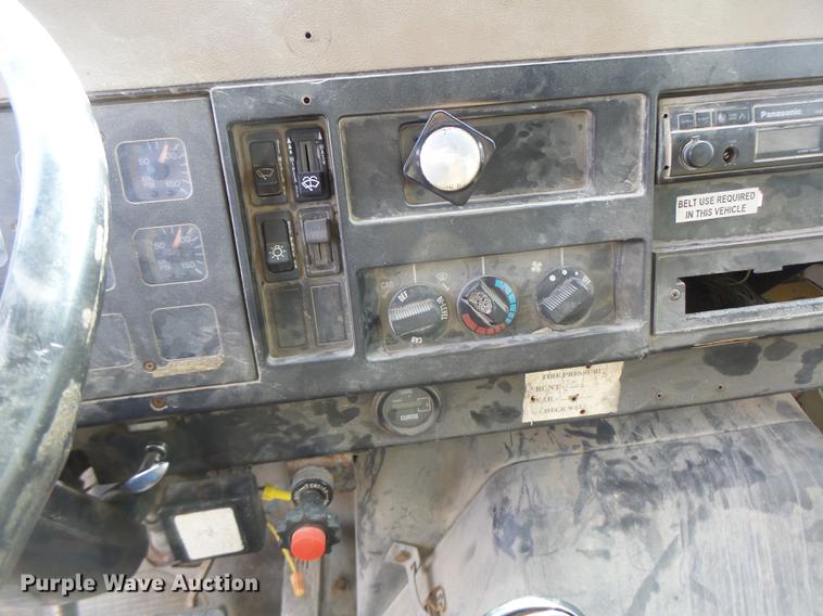 image for item DB5902 1992 International 4900 dump truck