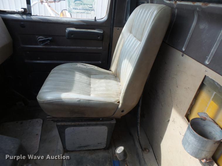 image for item DB5902 1992 International 4900 dump truck