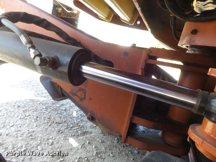 image for item DB6366 2007 Ditch Witch XT1600 tool carrier