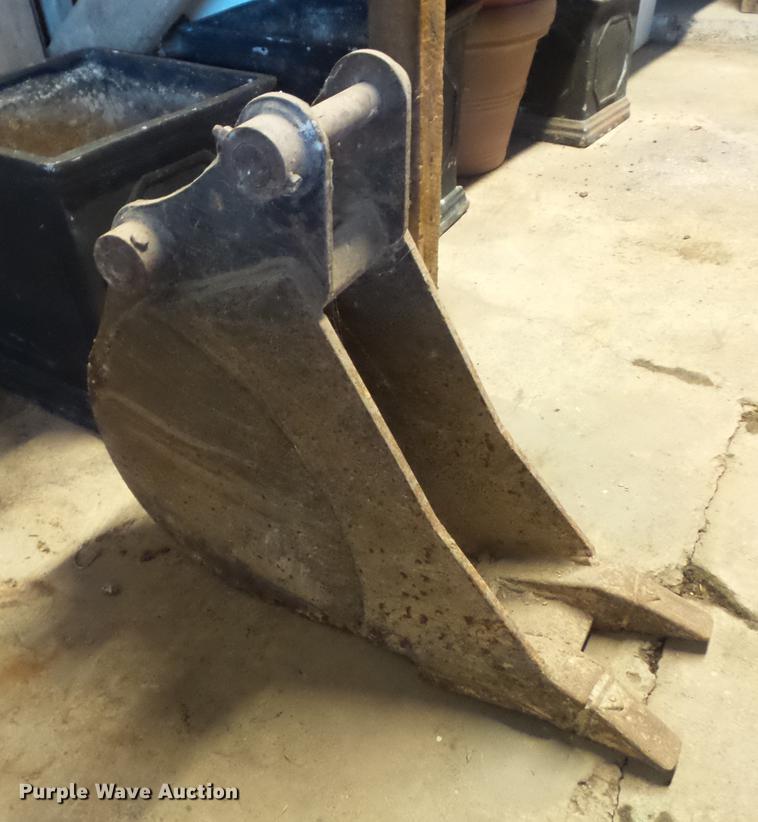 image for item DB6366 2007 Ditch Witch XT1600 tool carrier