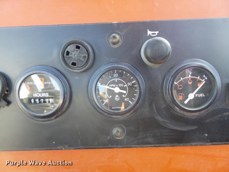 image for item DB6366 2007 Ditch Witch XT1600 tool carrier