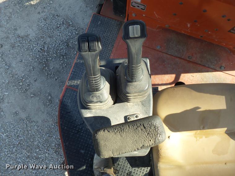 image for item DB6366 2007 Ditch Witch XT1600 tool carrier