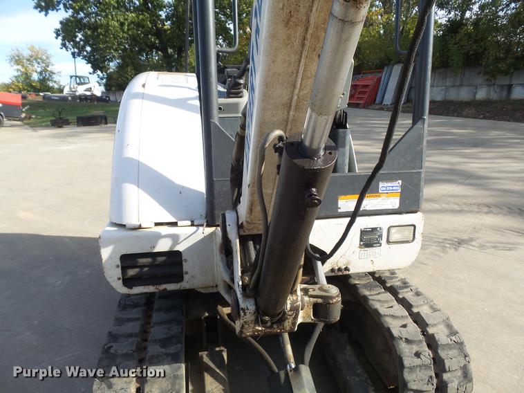 image for item DB6368 2006 Bobcat 328 compact excavator