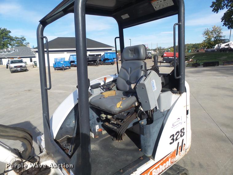 image for item DB6368 2006 Bobcat 328 compact excavator