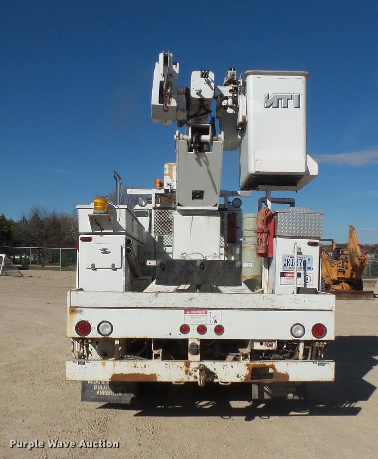 image for item DB8046 2002 International 4800 bucket truck