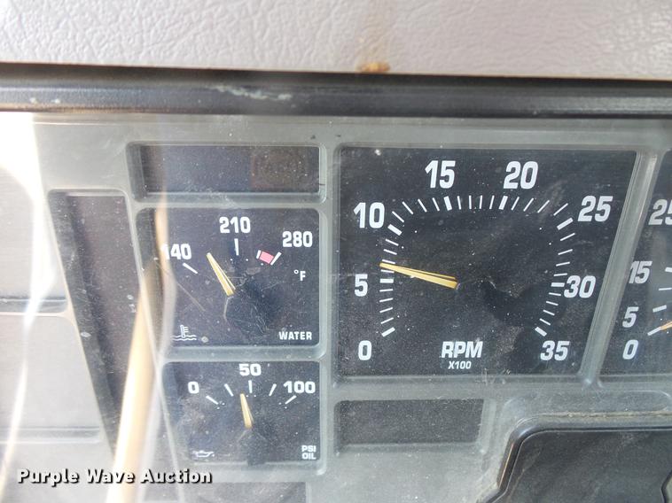 image for item DB8046 2002 International 4800 bucket truck