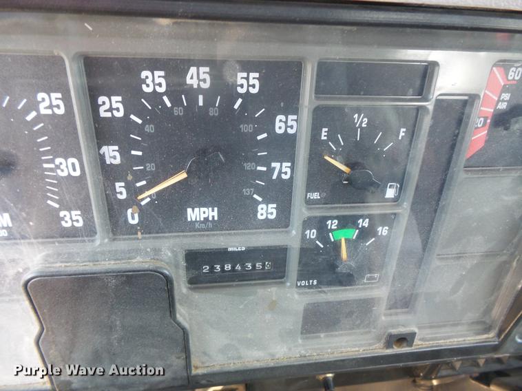 image for item DB8046 2002 International 4800 bucket truck