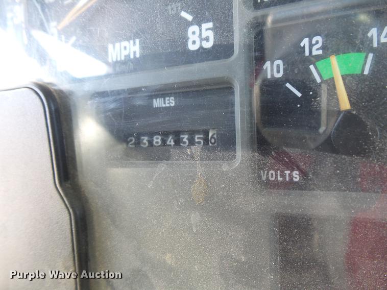 image for item DB8046 2002 International 4800 bucket truck