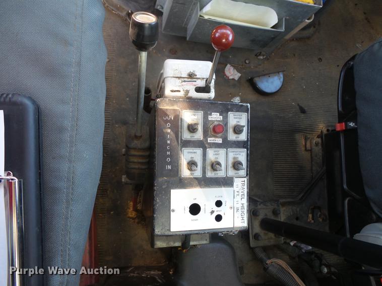 image for item DB8046 2002 International 4800 bucket truck