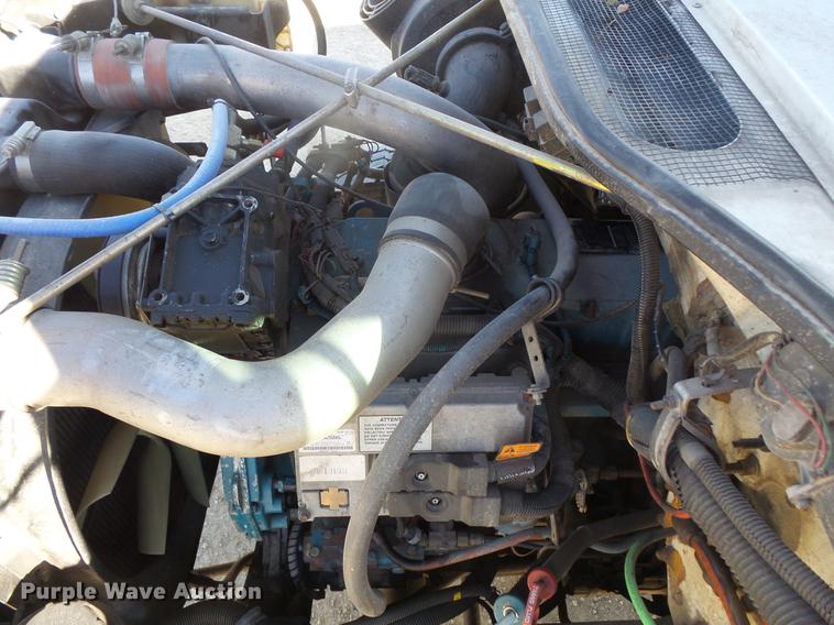 image for item DB8046 2002 International 4800 bucket truck