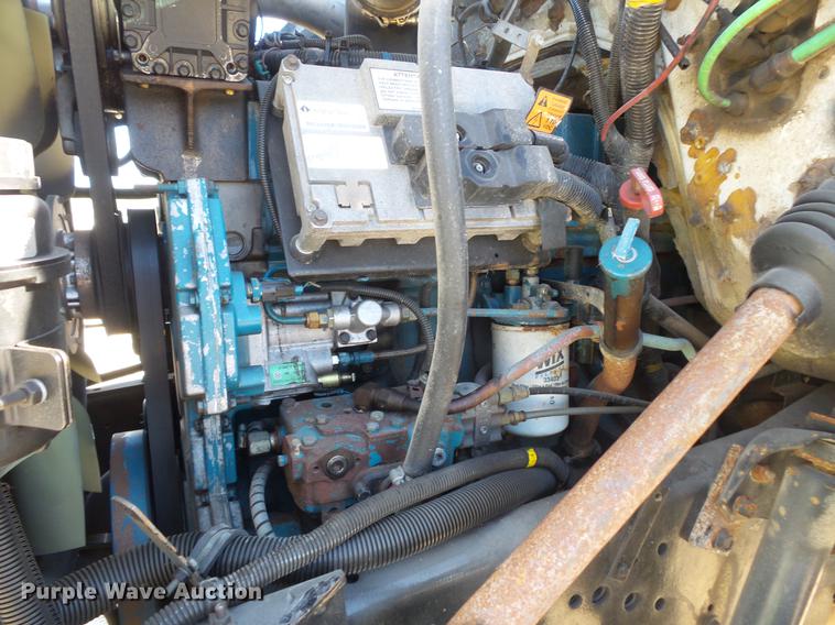 image for item DB8046 2002 International 4800 bucket truck