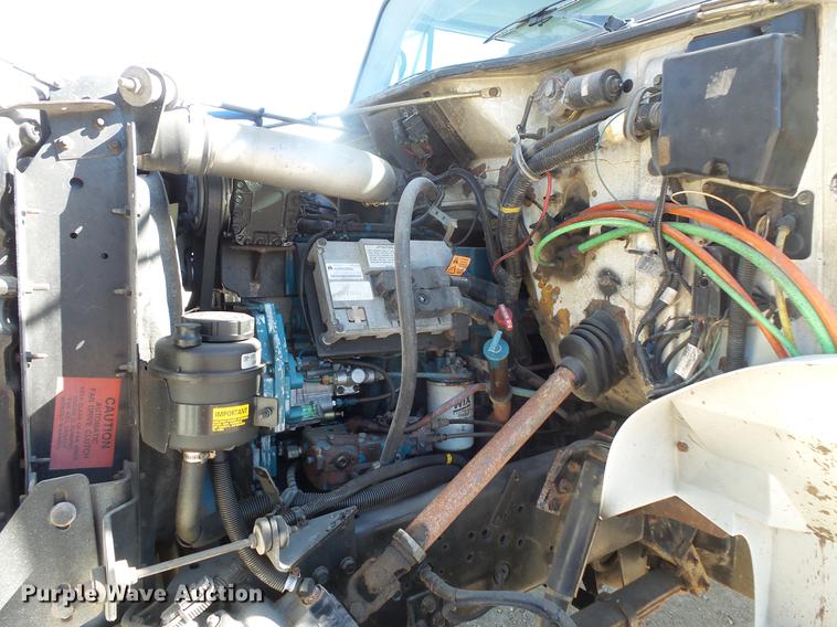 image for item DB8046 2002 International 4800 bucket truck