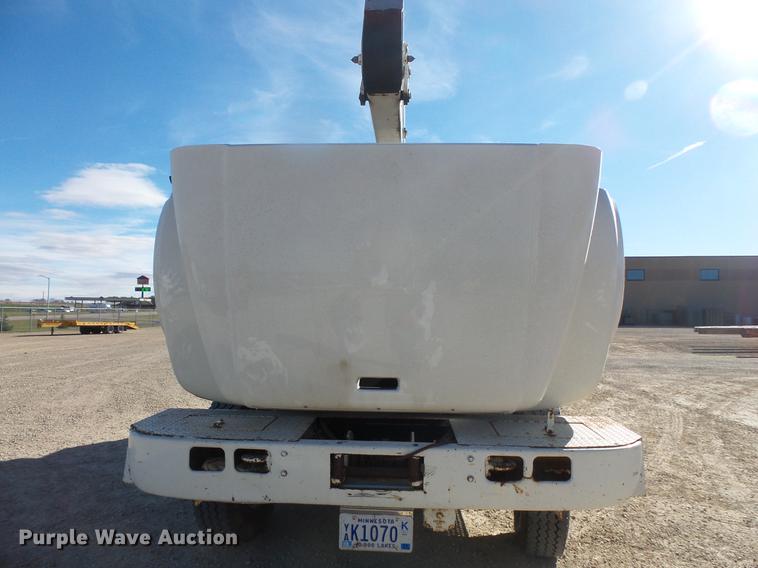 image for item DB8046 2002 International 4800 bucket truck