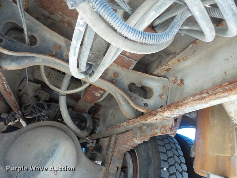 image for item DB8046 2002 International 4800 bucket truck