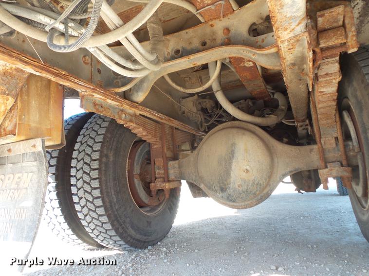 image for item DB8046 2002 International 4800 bucket truck