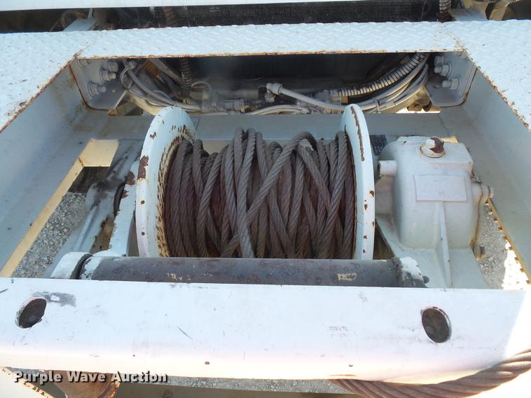 image for item DB8046 2002 International 4800 bucket truck