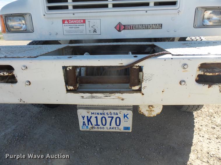 image for item DB8046 2002 International 4800 bucket truck