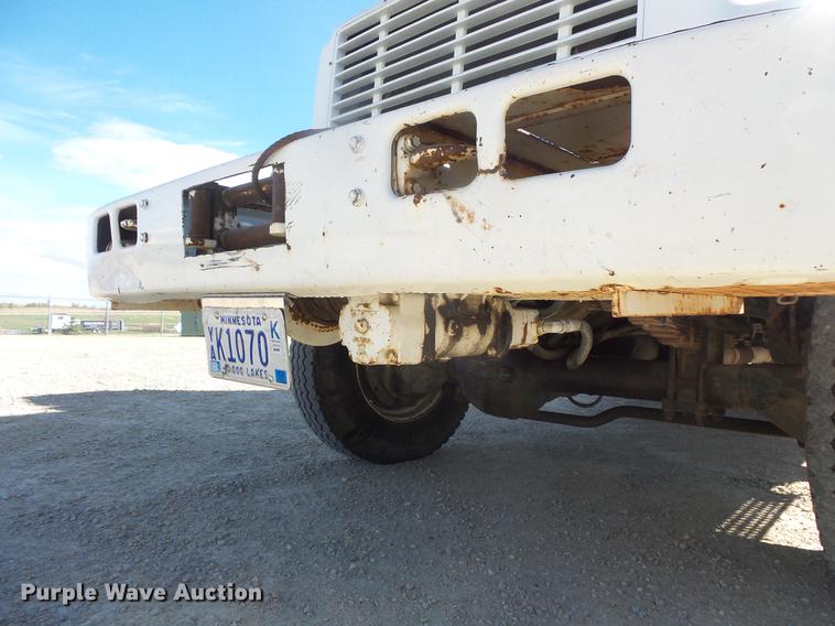 image for item DB8046 2002 International 4800 bucket truck