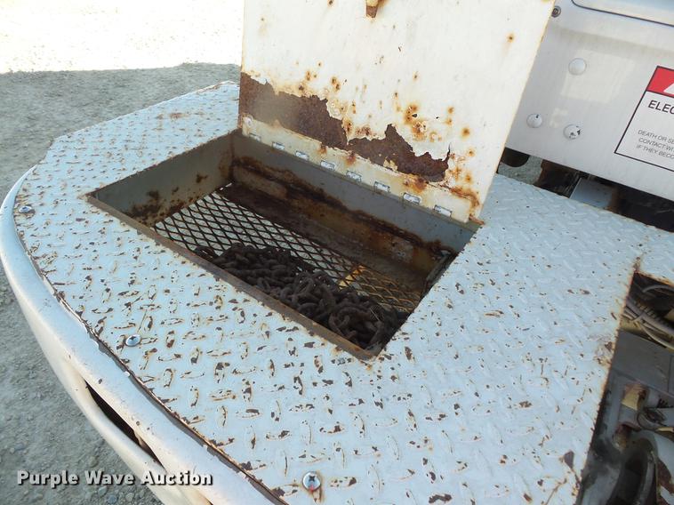 image for item DB8046 2002 International 4800 bucket truck