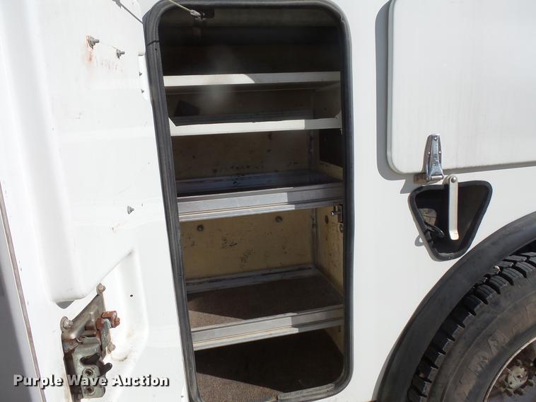 image for item DB8046 2002 International 4800 bucket truck